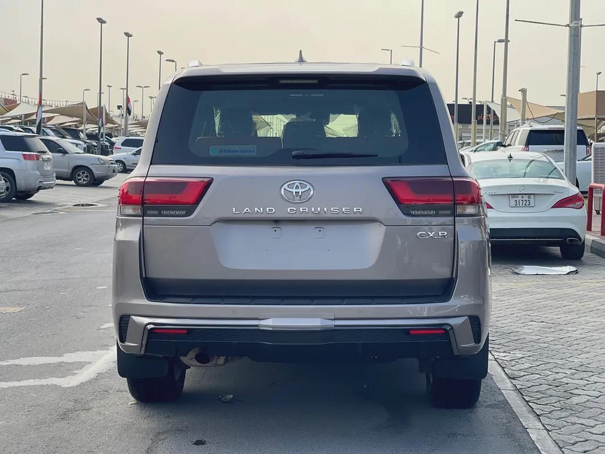 Toyota Land Cruiser GXR 2022 - GCC Specs - Pristine Condition-4-4