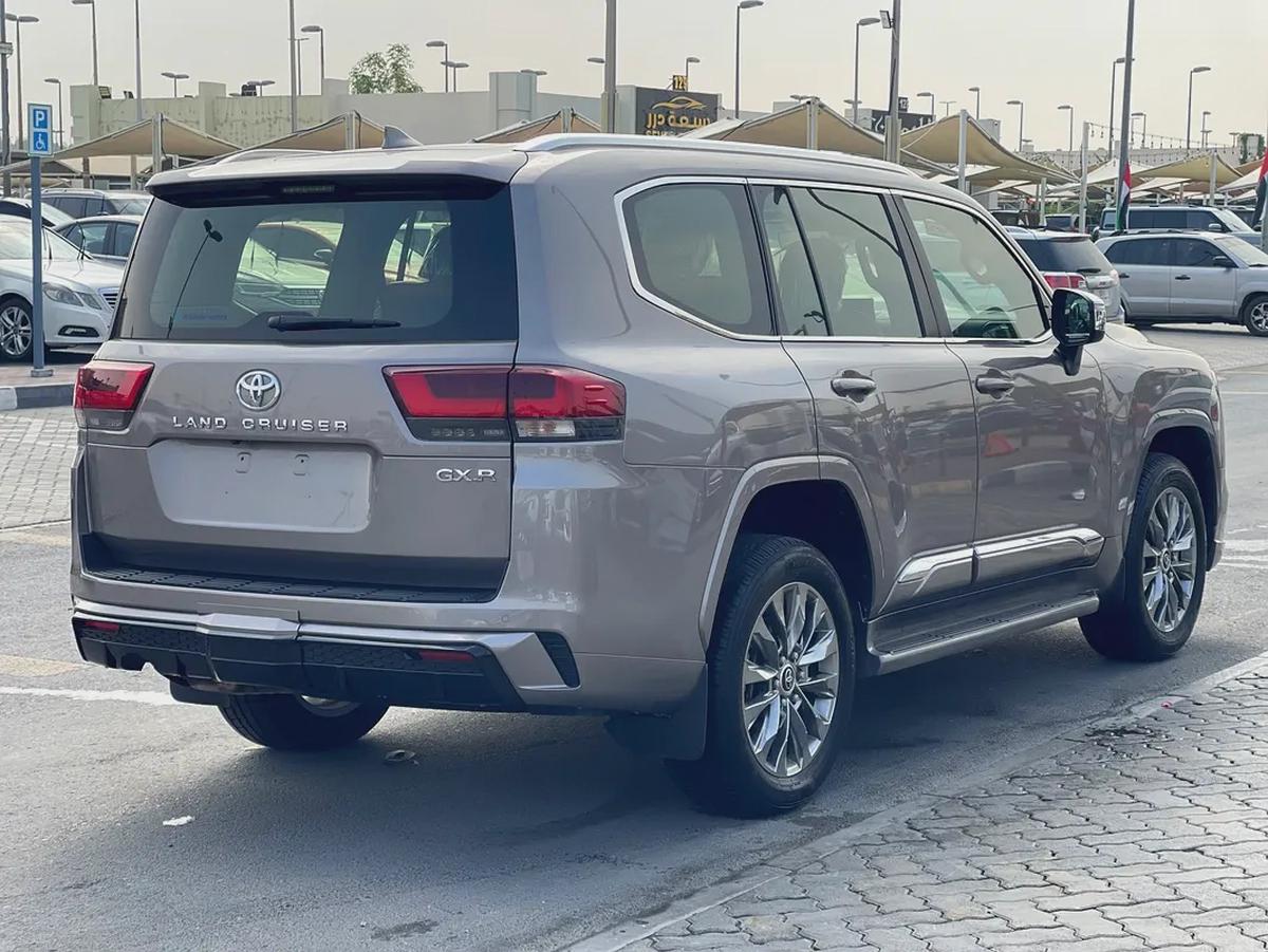 Toyota Land Cruiser GXR 2022 - GCC Specs - Pristine Condition-5-5
