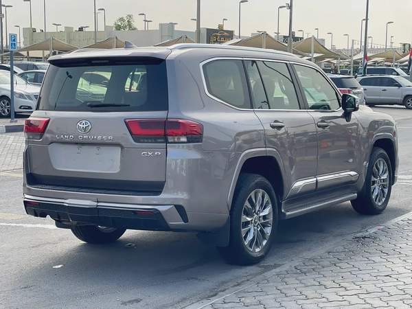 Toyota Land Cruiser GXR 2022 - GCC Specs - Pristine Condition
