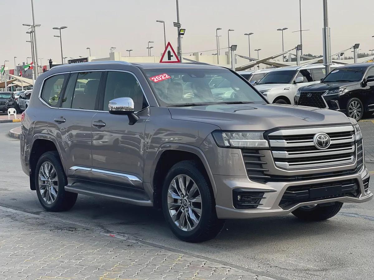 Toyota Land Cruiser GXR 2022 - GCC Specs - Pristine Condition-8-8