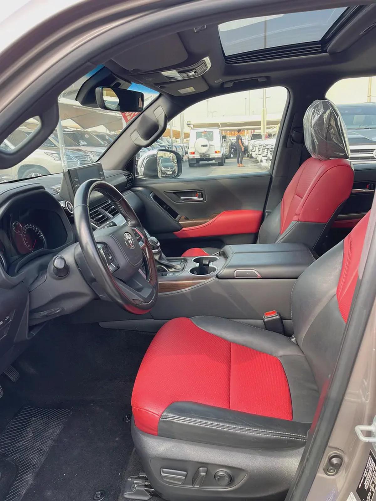 Toyota Land Cruiser GXR 2022 - GCC Specs - Pristine Condition-10-10