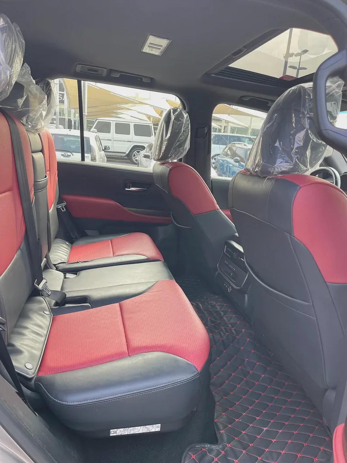 Toyota Land Cruiser GXR 2022 - GCC Specs - Pristine Condition-14-14