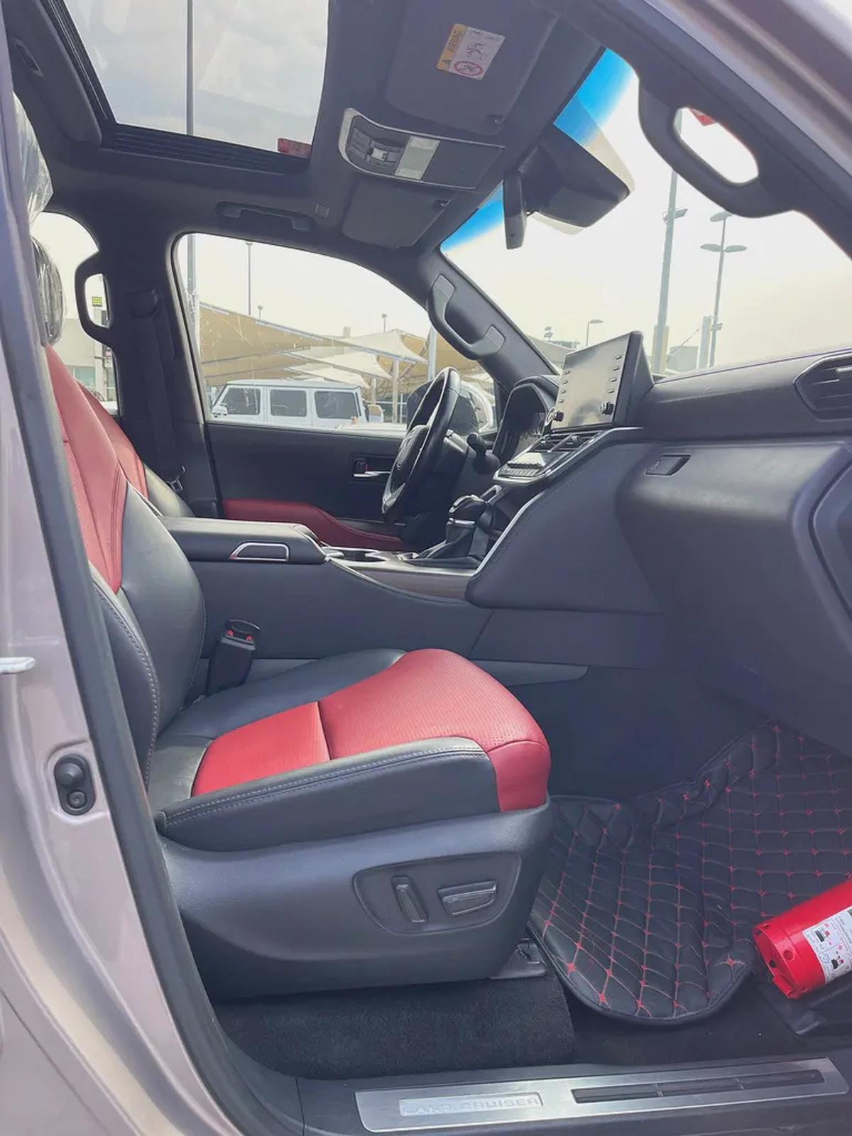 Toyota Land Cruiser GXR 2022 - GCC Specs - Pristine Condition-16-16