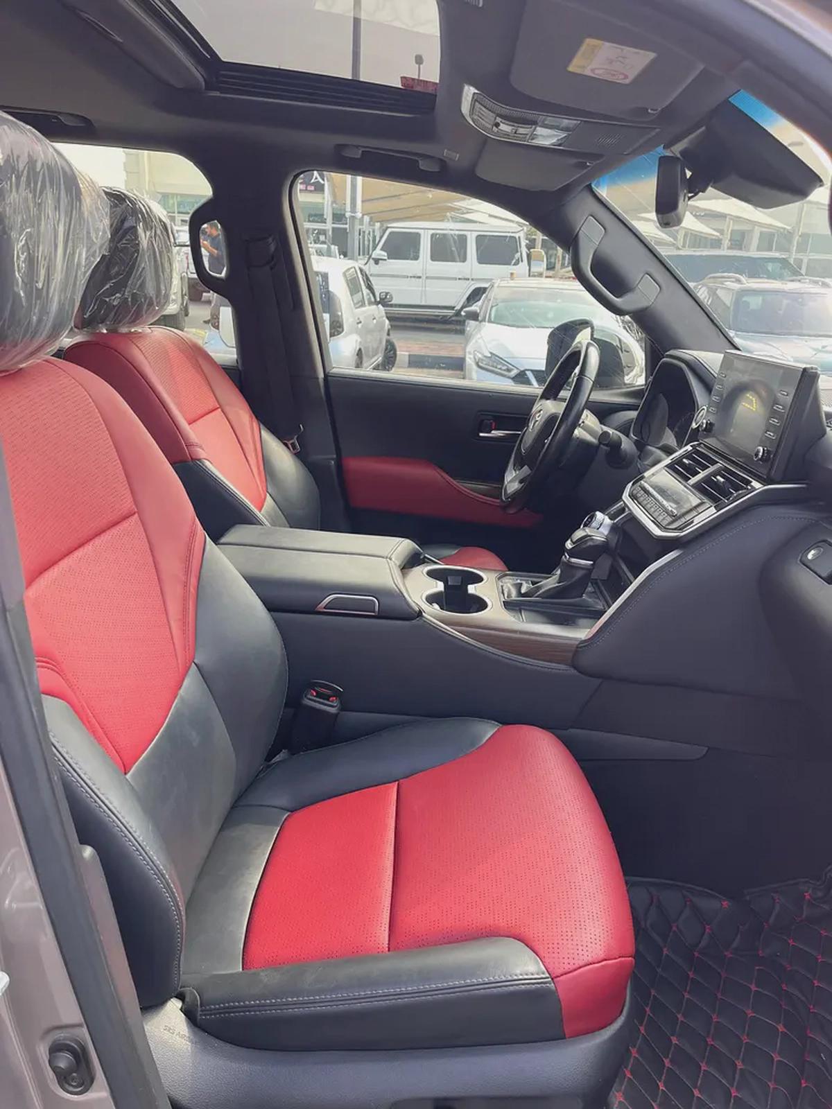 Toyota Land Cruiser GXR 2022 - GCC Specs - Pristine Condition-18-18