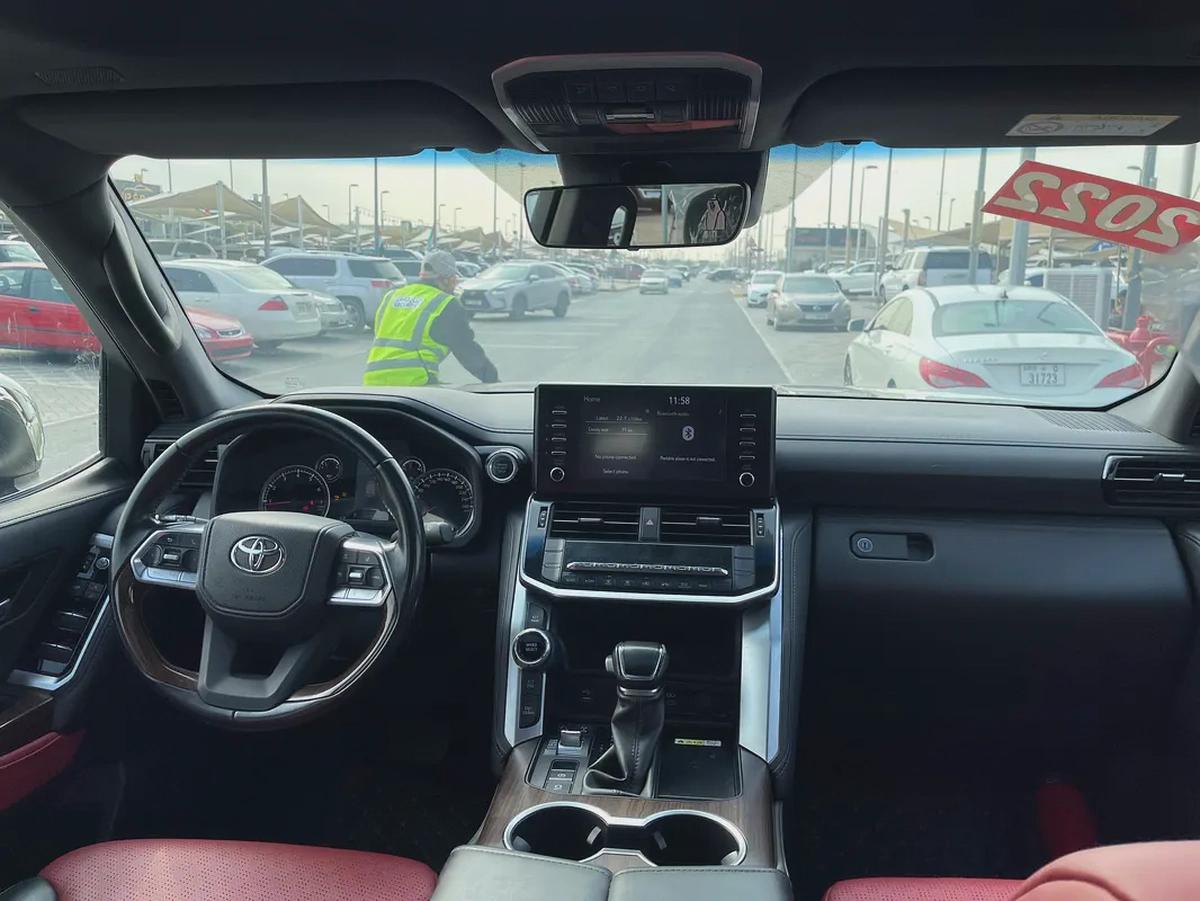 Toyota Land Cruiser GXR 2022 - GCC Specs - Pristine Condition-19-19