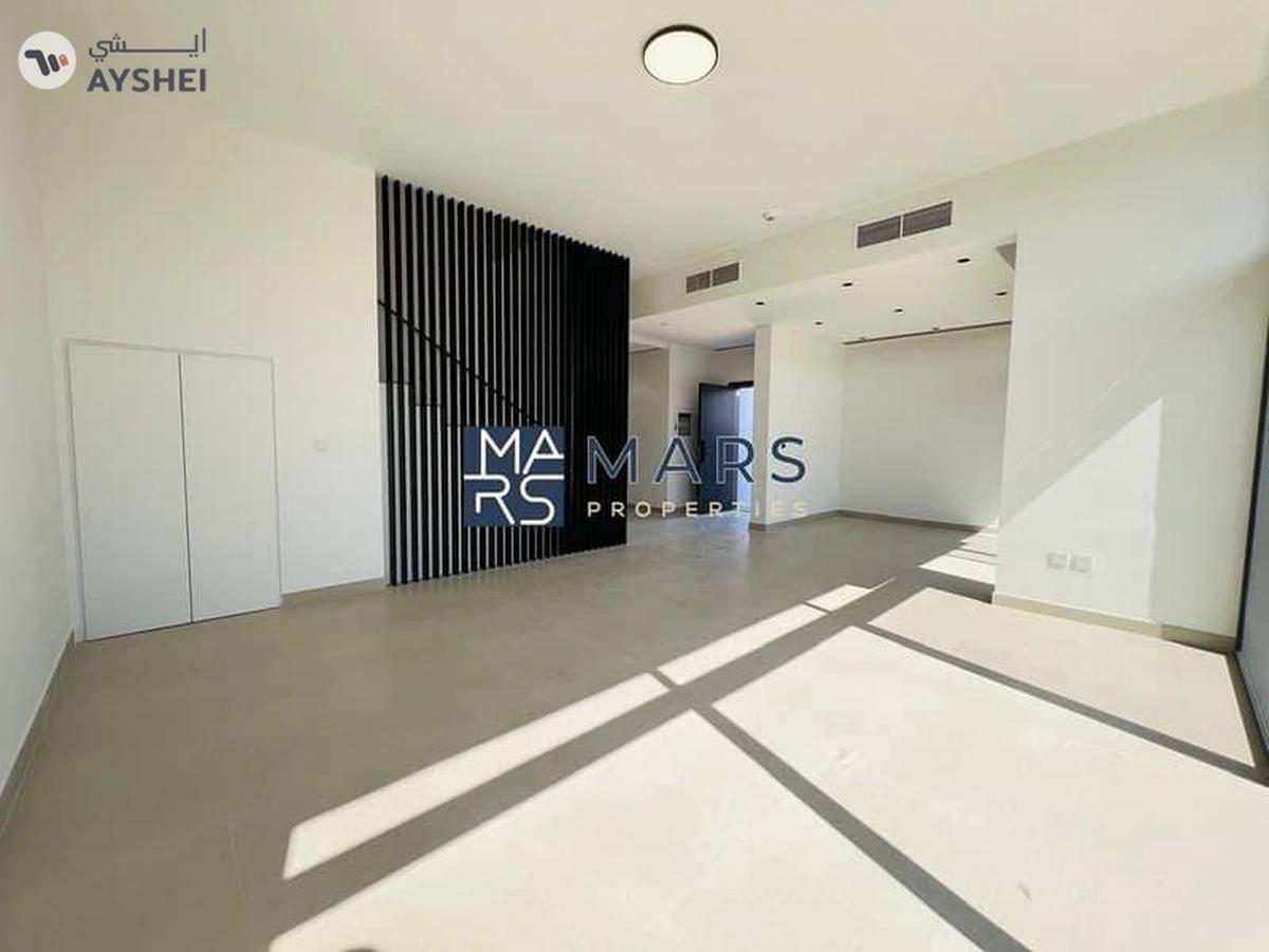 Spacious, Luxury 4 Bedroom Corner Villa, Near Park with Study Room/Majlis, Available For Rent-23-23