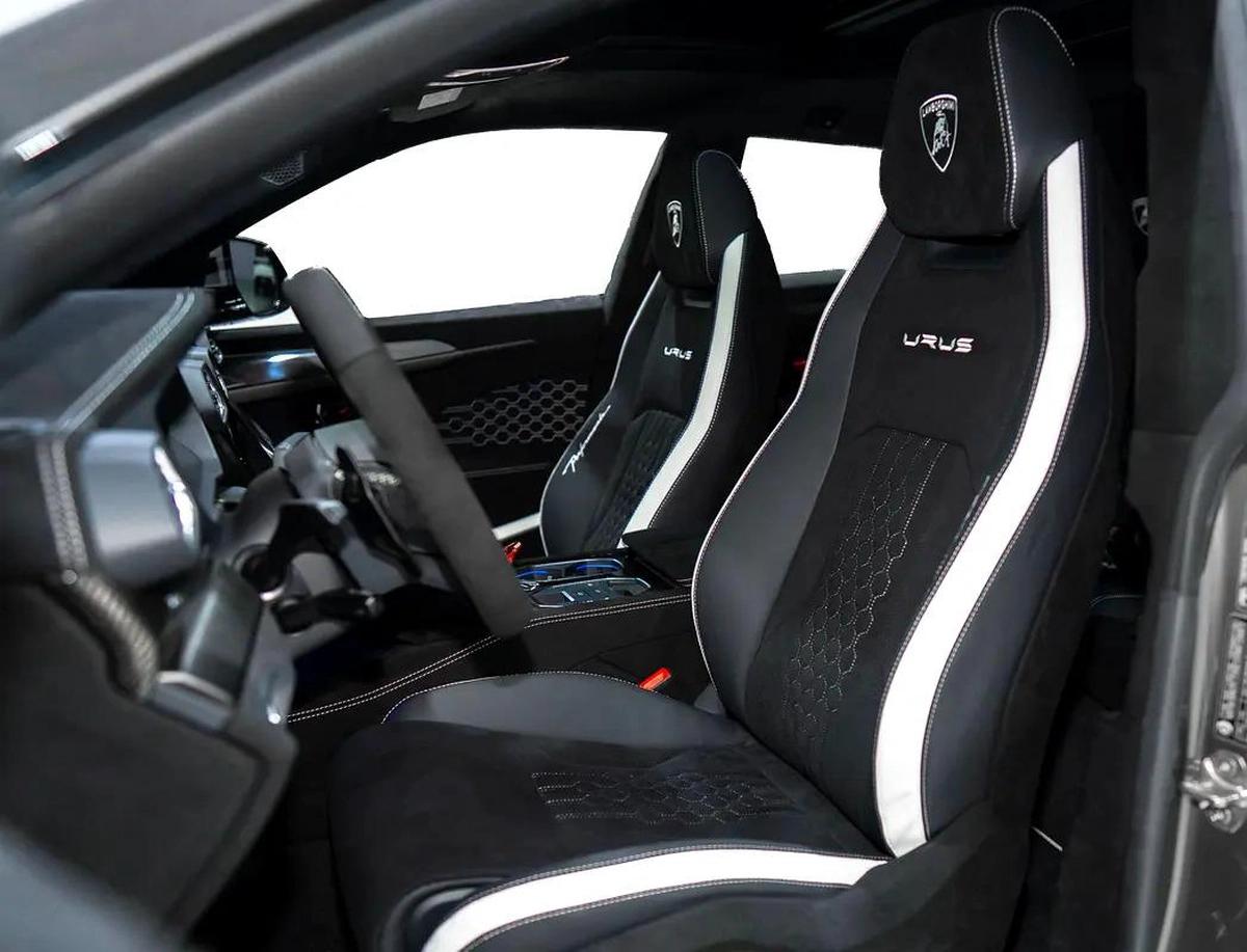 URUS PERFORMANTE | TWO TONE INTERIOR ALCANTARA SEATS | CARBON INT/EXT | MASSAGE SEAT-6-6