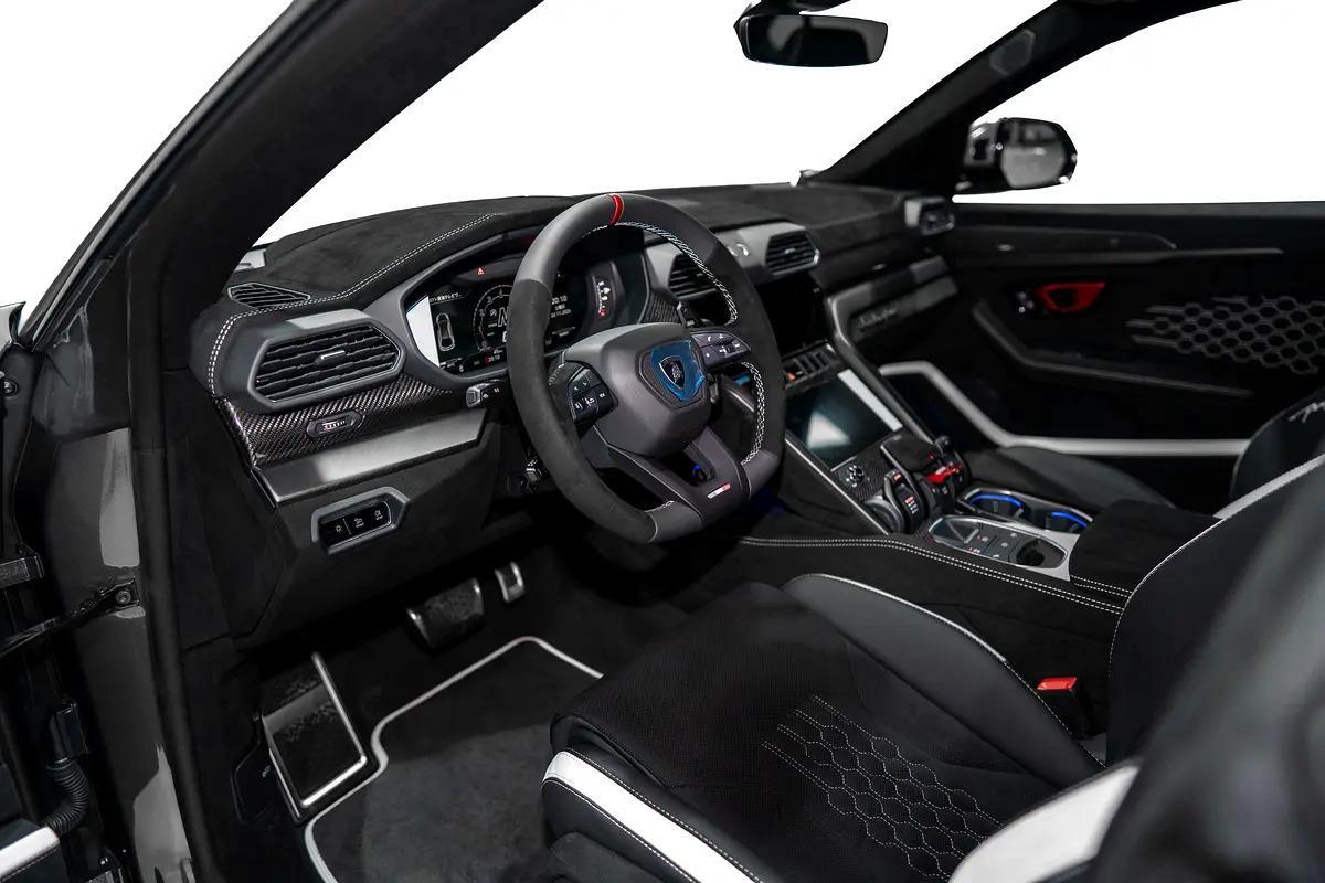 URUS PERFORMANTE | TWO TONE INTERIOR ALCANTARA SEATS | CARBON INT/EXT | MASSAGE SEAT-19-19