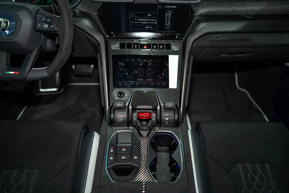 URUS PERFORMANTE | TWO TONE INTERIOR ALCANTARA SEATS | CARBON INT/EXT | MASSAGE SEAT-15-15