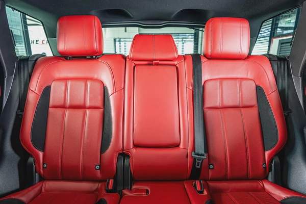 Range Rover Sport V8 Dynamic-GCC-22 Inch Rims-Black Contracting Roof-Red Interior