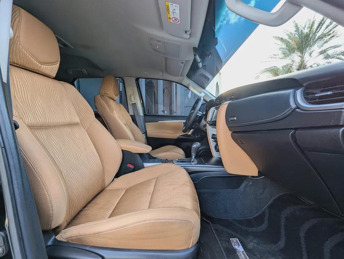 TOYOTA FORTUNER 2022 GXR V6 4.0L GCC IN EXCELLENT CONDITION-10-10