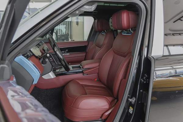 Land Rover | Range Rover | Autobiography P530 | GCC | VIPSeat | Automatic side steps | 2026 (EXPORT)