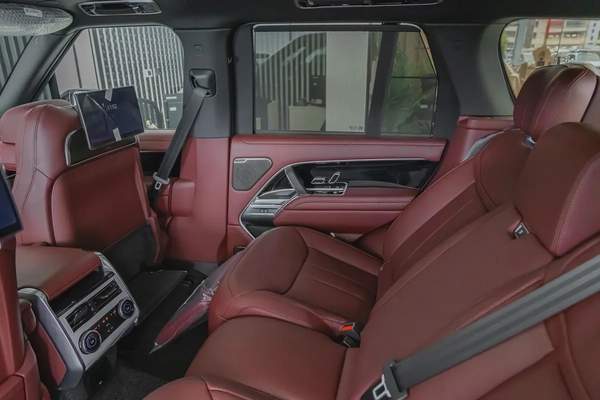 Land Rover | Range Rover | Autobiography P530 | GCC | VIPSeat | Automatic side steps | 2026 (EXPORT)