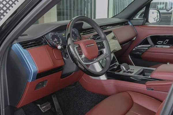 Land Rover | Range Rover | Autobiography P530 | GCC | VIPSeat | Automatic side steps | 2026 (EXPORT)