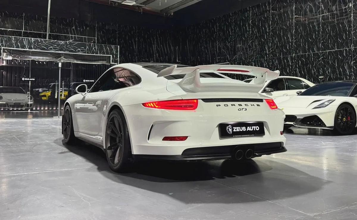 Porsche 911 GT3 2014 GCC specs for 389,000.00 AED-4-4