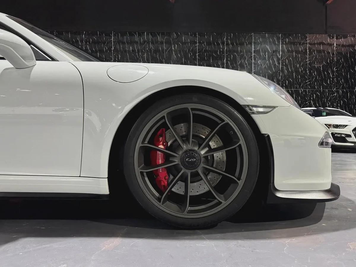 Porsche 911 GT3 2014 GCC specs for 389,000.00 AED-8-8