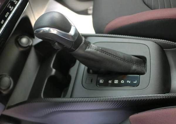 Suzuki Fronx GL 1.5P AT MY2025 – BLUISH BLACK PEARL