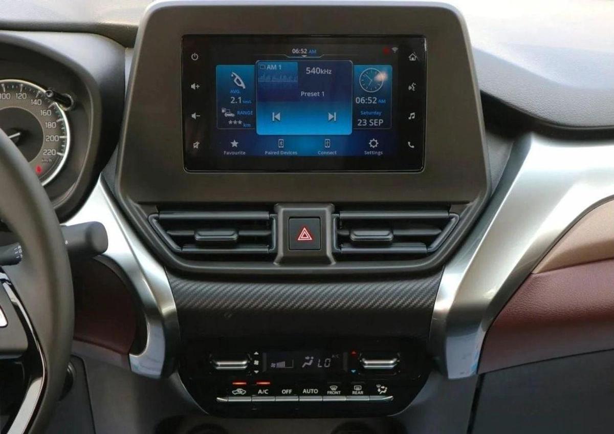 Suzuki Fronx GL 1.5P AT MY2025 – BLUISH BLACK PEARL-18-18