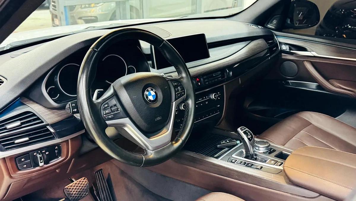 BMW X5 xDrive35i Luxury-Line 2017 GCC Specs - Perfect Condition!-9-9