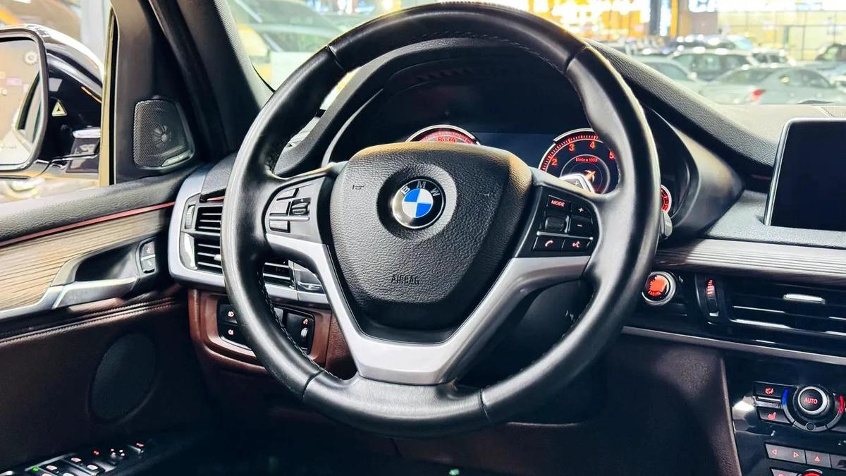 BMW X5 xDrive35i Luxury-Line 2017 GCC Specs - Perfect Condition!-2-2