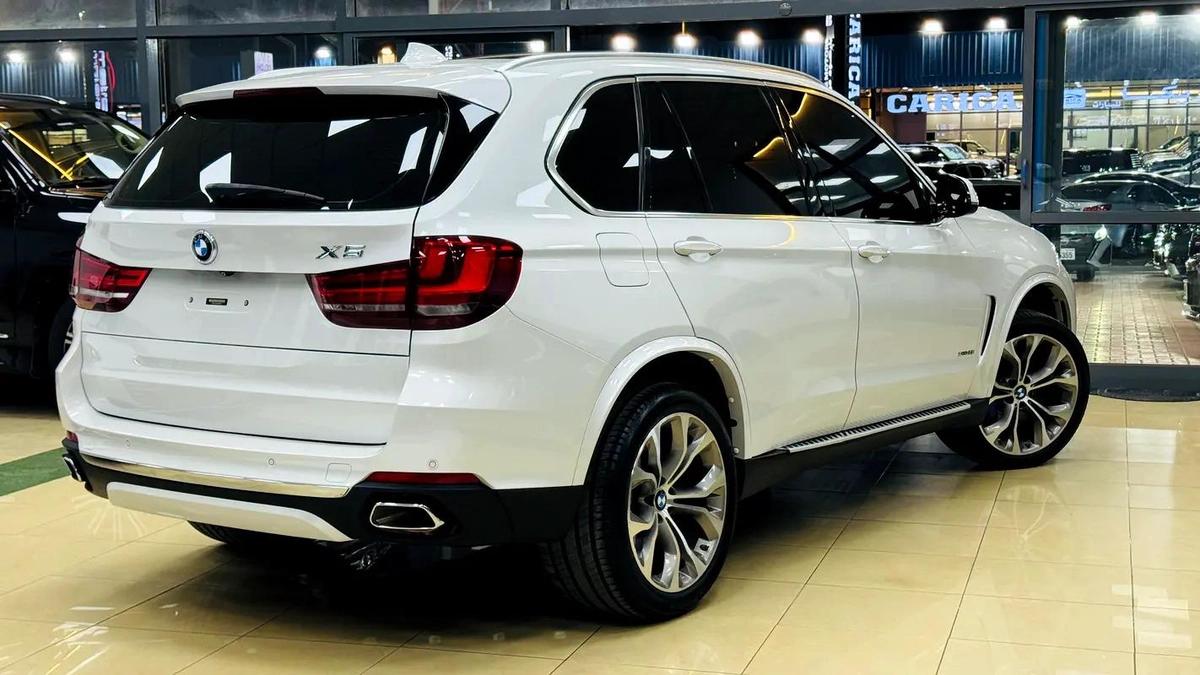 BMW X5 xDrive35i Luxury-Line 2017 GCC Specs - Perfect Condition!-15-15