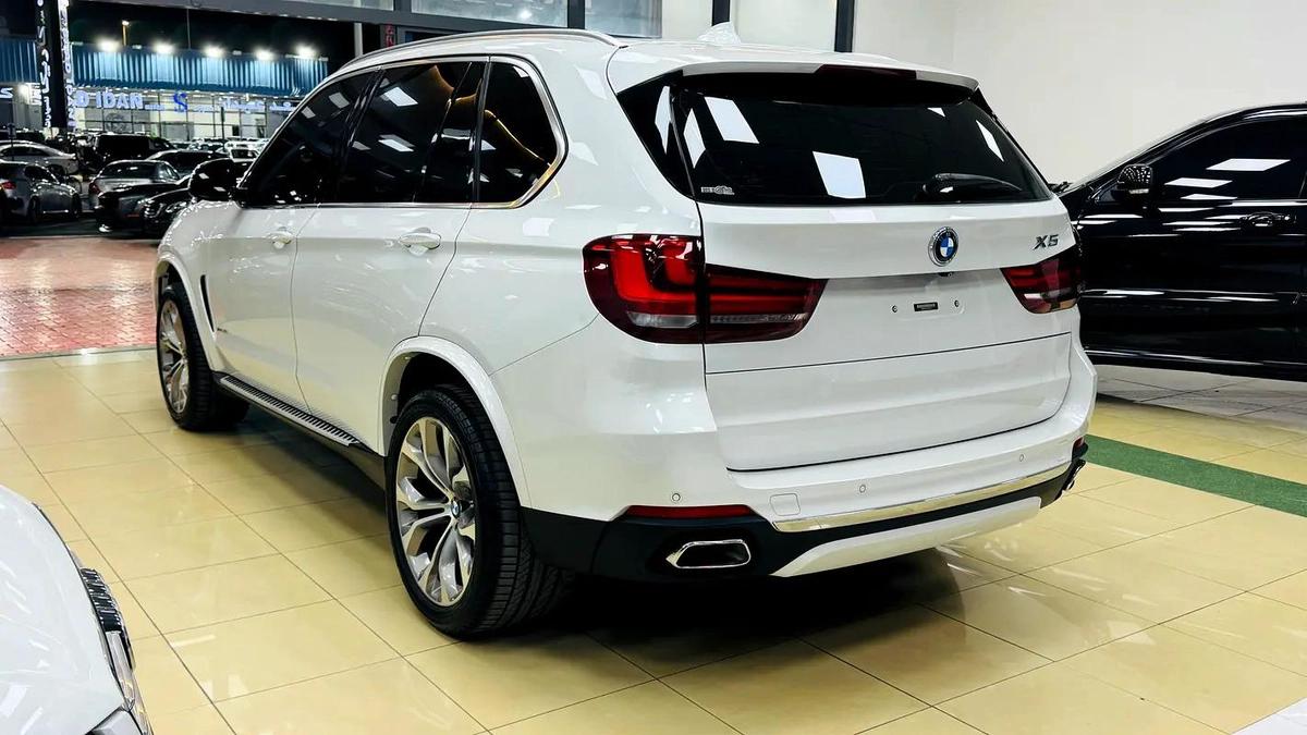 BMW X5 xDrive35i Luxury-Line 2017 GCC Specs - Perfect Condition!-6-6