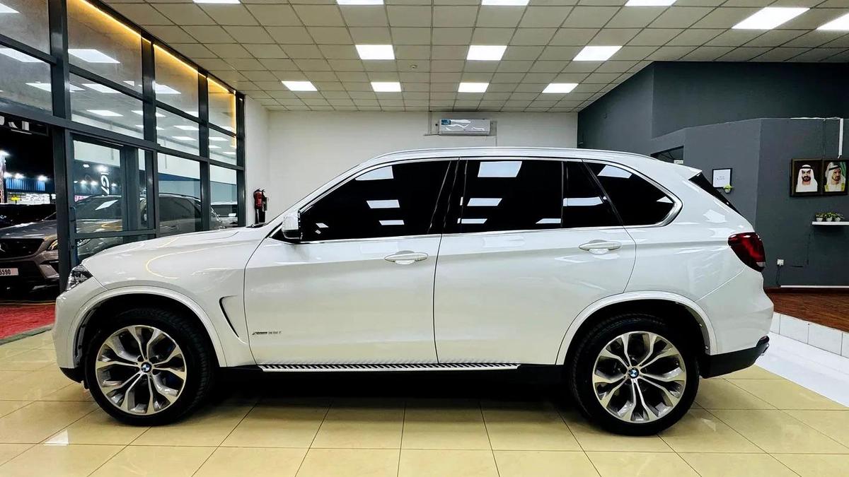 BMW X5 xDrive35i Luxury-Line 2017 GCC Specs - Perfect Condition!-1-1