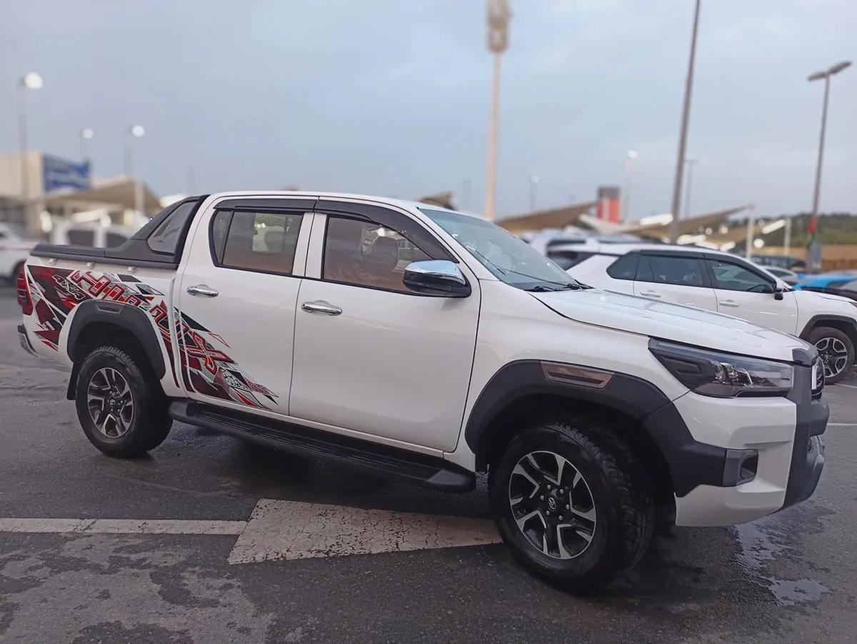Toyota Hilux Adventure 2022 - GCC Specs - Excellent Condition-9-9
