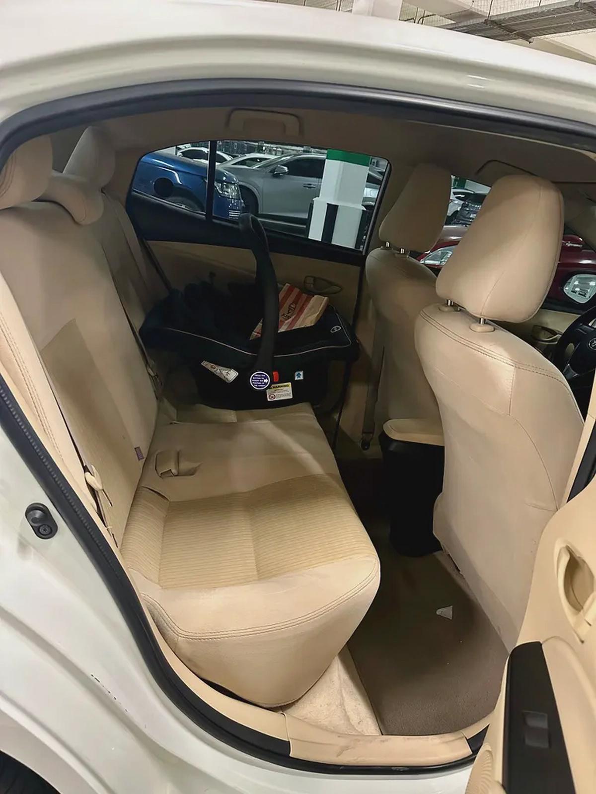 592/- AED Toyota Yaris 2022 1.5L || GCC Specs ||Well Maintained-9-9