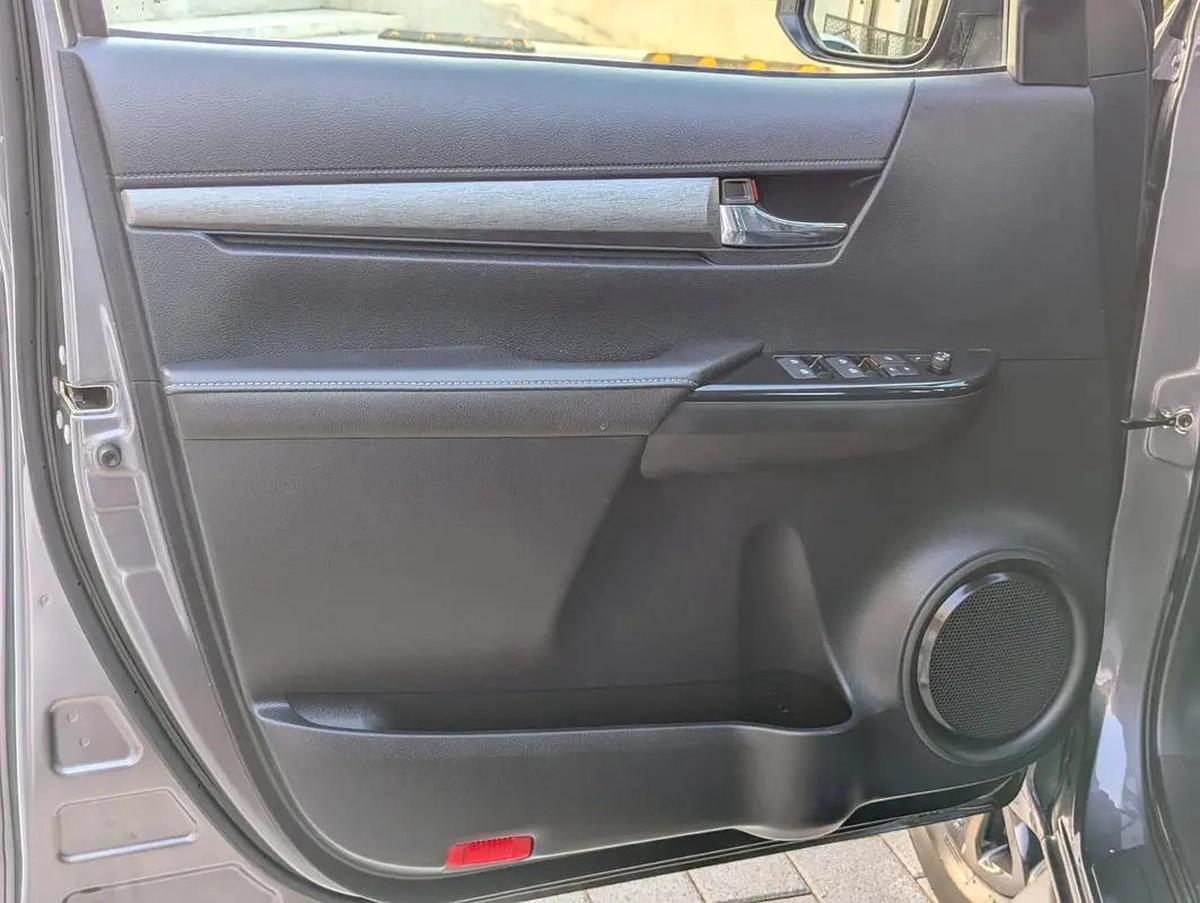 Toyota Hilux Adventure 2022 - GCC Specs - Pristine Condition-5-5