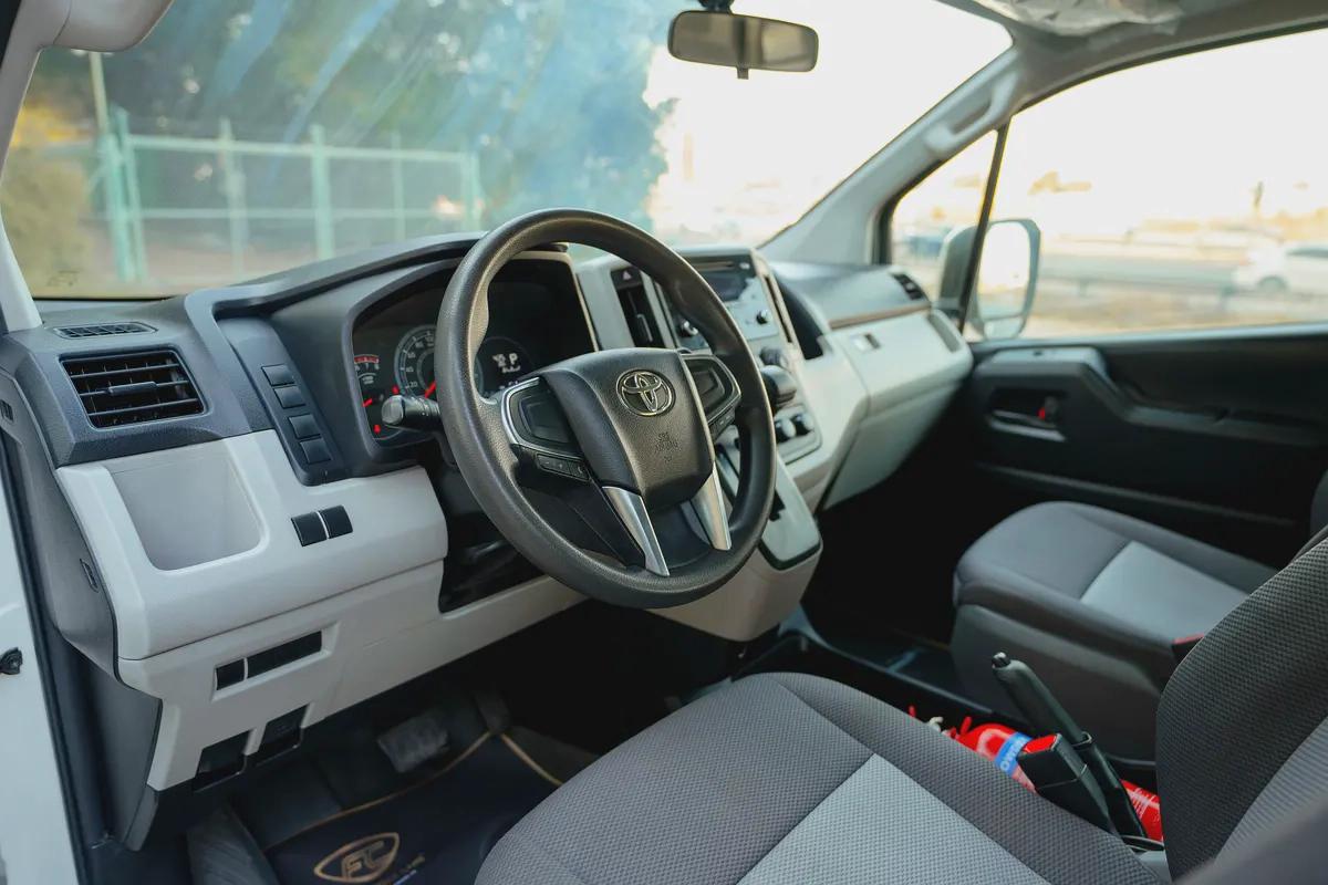 High-Roof 13-Seater Passenger Van | Automatic | GCC Specs | Ref#T07775-12-12