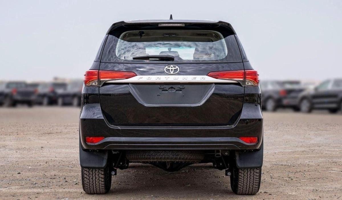 Toyota Fortuner Toyota Fortuner 2.7L Petrol AT MY2025-4-4