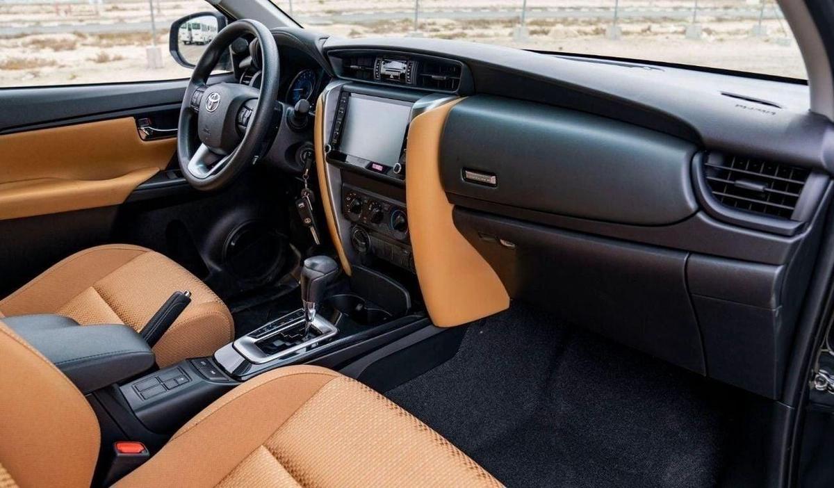 Toyota Fortuner Toyota Fortuner 2.7L Petrol AT MY2025-13-13