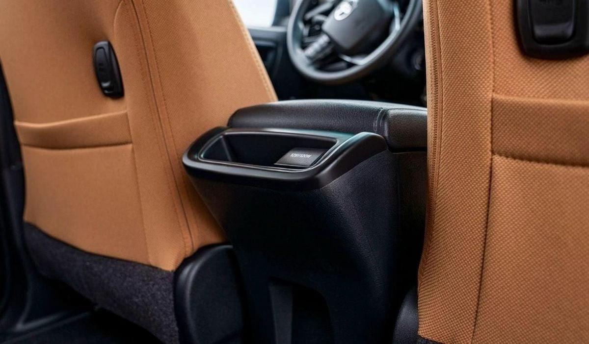 Toyota Fortuner Toyota Fortuner 2.7L Petrol AT MY2025-18-18