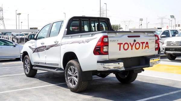 TOYOTA HILUX PETROL 2.7 MODEL 2025 FULL OPTION SAUDI SPECS 4X4