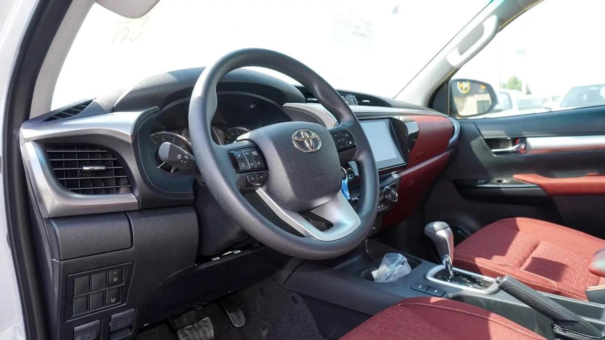 TOYOTA HILUX PETROL 2.7 MODEL 2025 FULL OPTION SAUDI SPECS 4X4-6-6