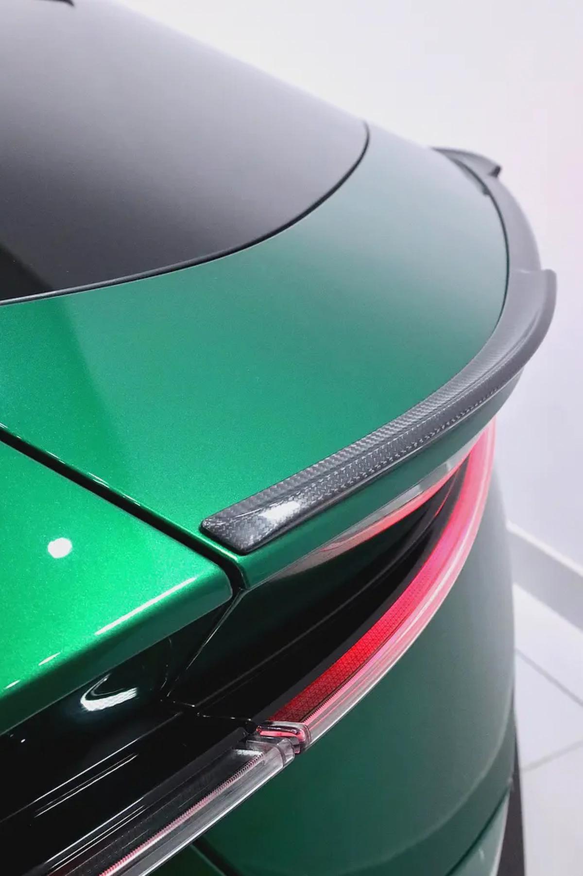 LOTUS ELETRE R+ 900 SPORT GCC IN FULL CARBON-5-5