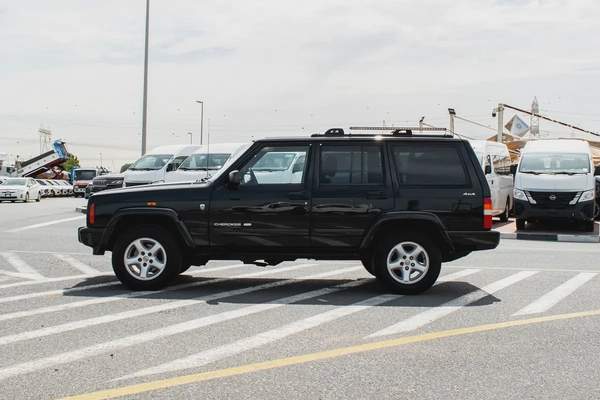 2001 - JEEP CHEROKEE - JAPAN IMPORTED - 181,000 KM