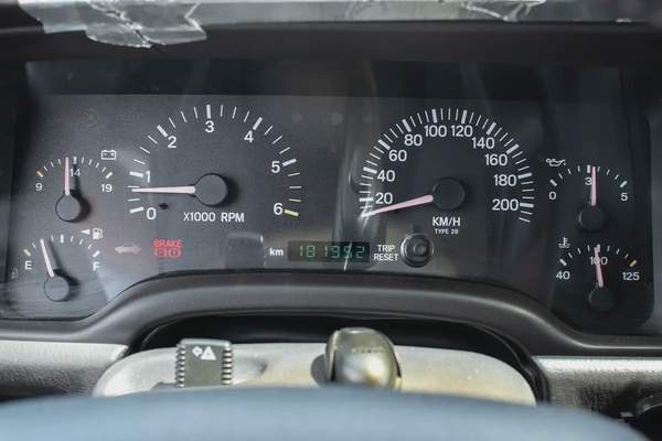 2001 - JEEP CHEROKEE - JAPAN IMPORTED - 181,000 KM
