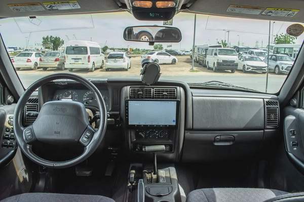 2001 - JEEP CHEROKEE - JAPAN IMPORTED - 181,000 KM