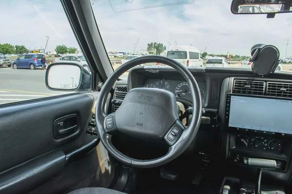2001 - JEEP CHEROKEE - JAPAN IMPORTED - 181,000 KM