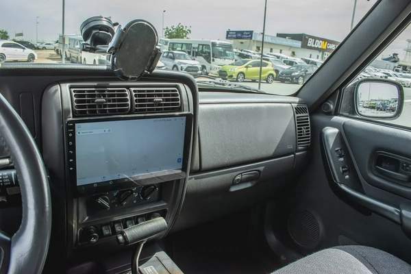 2001 - JEEP CHEROKEE - JAPAN IMPORTED - 181,000 KM