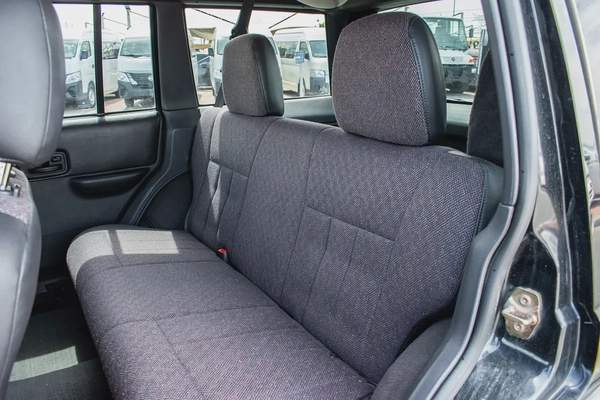 2001 - JEEP CHEROKEE - JAPAN IMPORTED - 181,000 KM