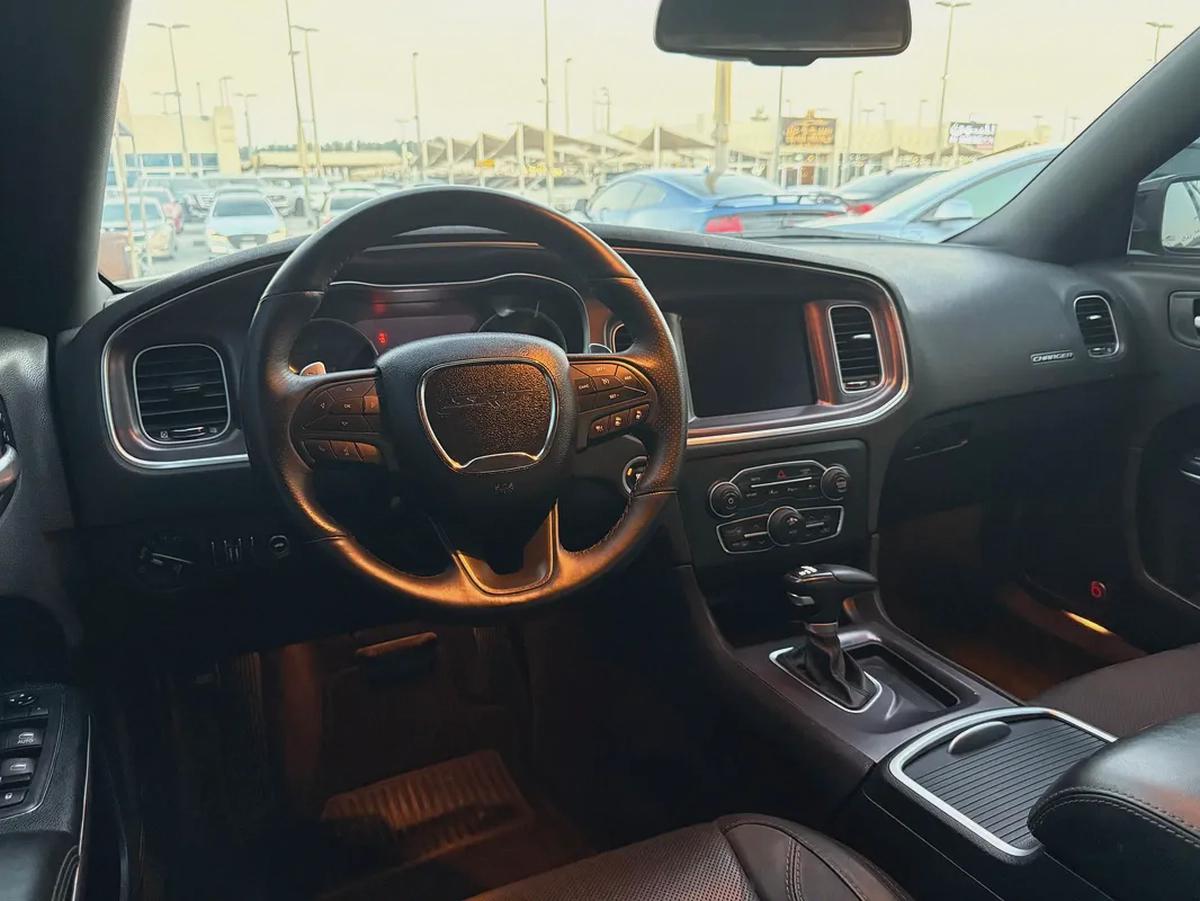 DODGE CHARGER R/T HEMI 5.72018 FULL OPTION GCC-7-7