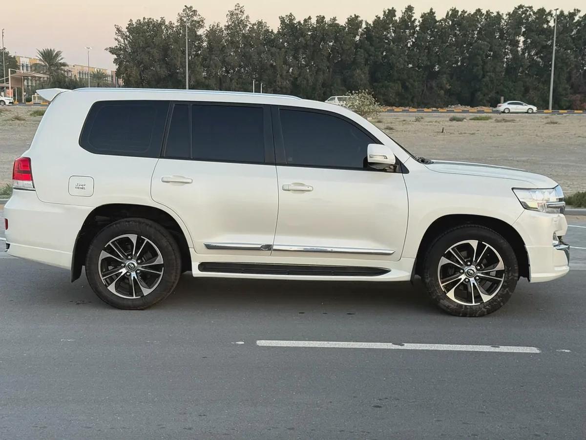 Toyota Land Cruiser DIESEL 2019 GXR V8 touring trop-2-2