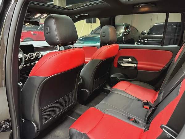2022 Mercedes-Benz GLB 35 AMG - Korean Specs - Excellent Condition