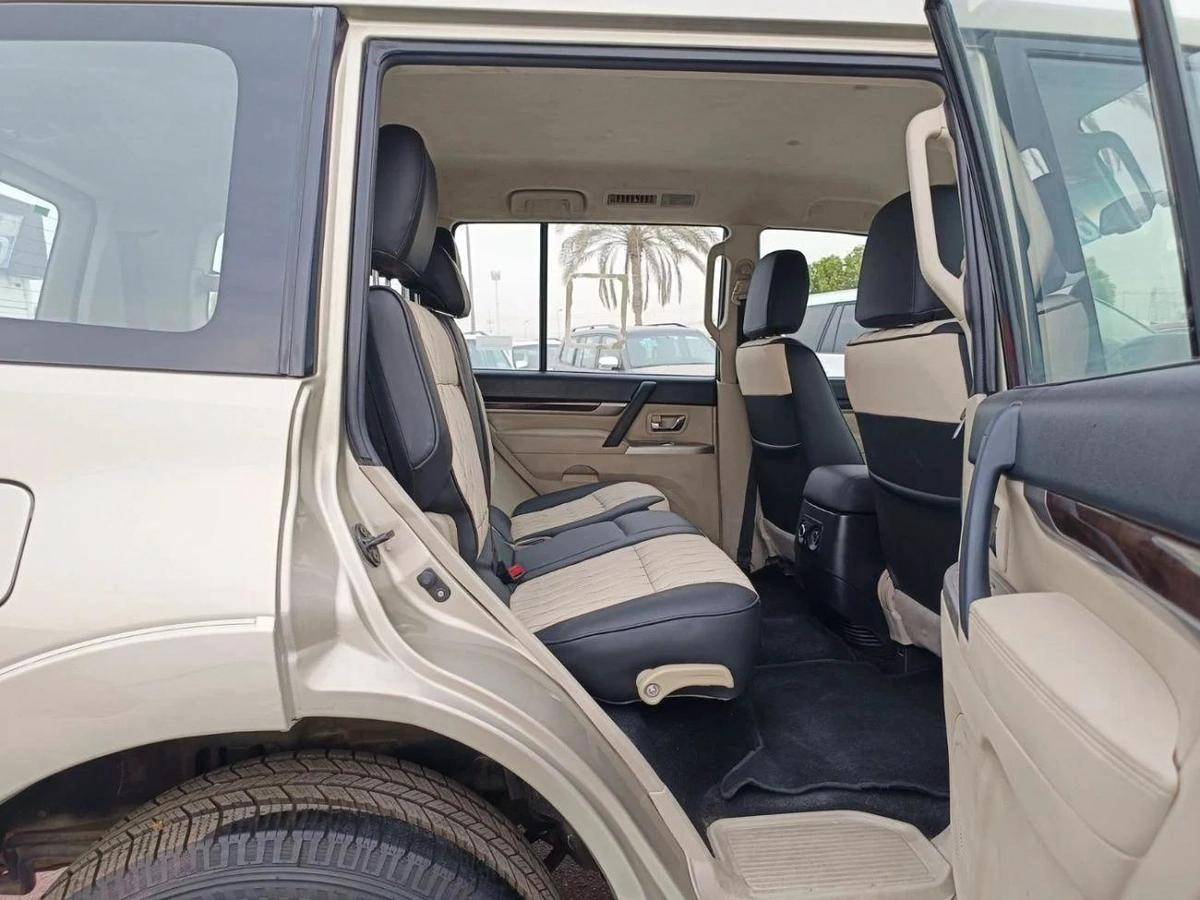 Mitsubishi Pajero GLS / 3.5 4WD V6 / LEATHER /LOT# 16714-3-3