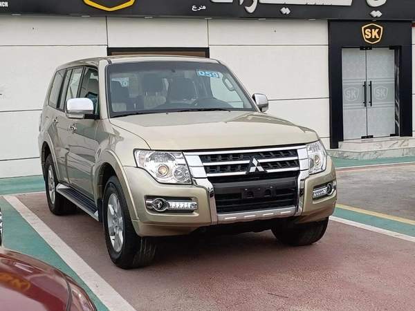 Mitsubishi Pajero GLS / 3.5 4WD V6 / LEATHER /LOT# 16714