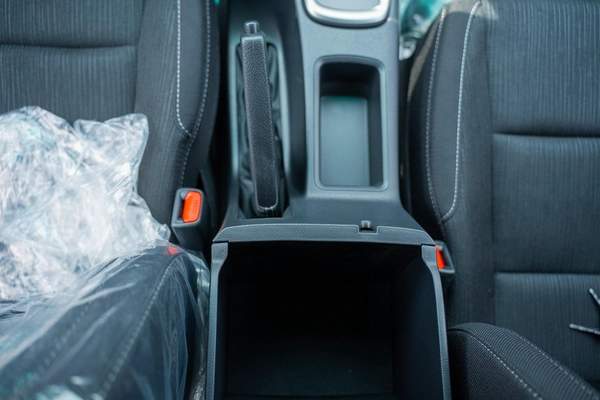 TOYOTA HILUX SR5 2.7 MODEL 2025 GCC AUTOMATIC FULL OPTION