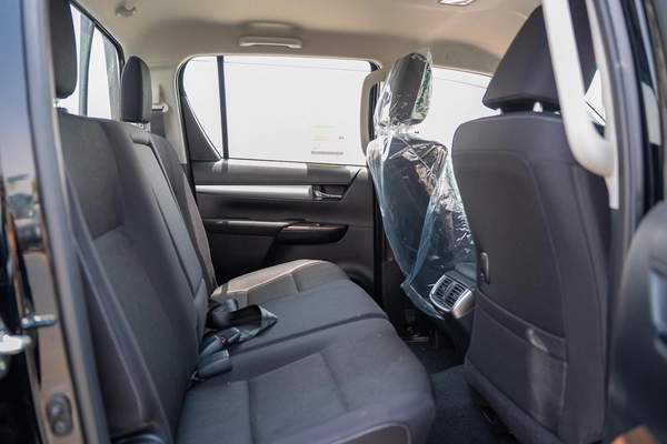 TOYOTA HILUX SR5 2.7 MODEL 2025 GCC AUTOMATIC FULL OPTION